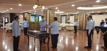 Laksanakan Serah Terima Jabatan, Pelaksana Tugas Kantor Wilayah Kemenkumham Lampung Resmi Berganti